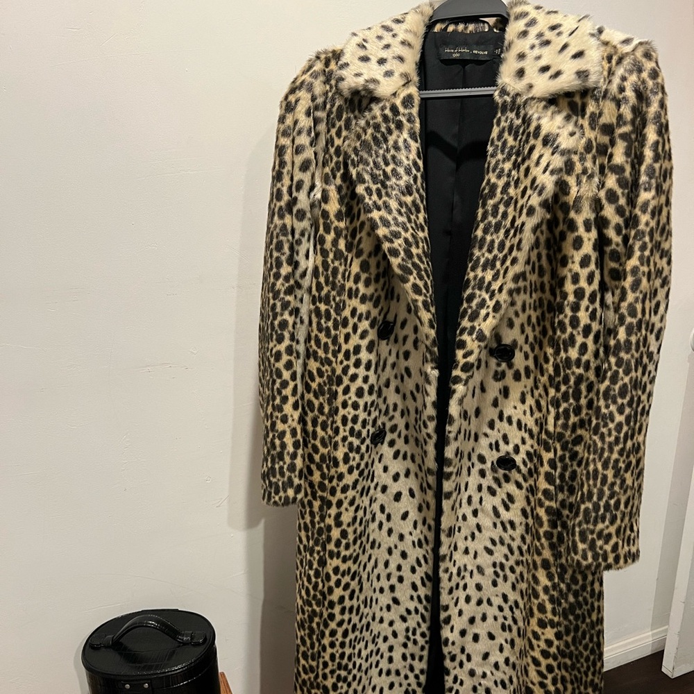 House of Harlow x Revolve coat❣️❣️